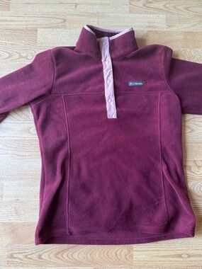 Columbia Women’s Benton Springs 1/2 Snap Pull Over (Rich Wine/Eraser Pink)